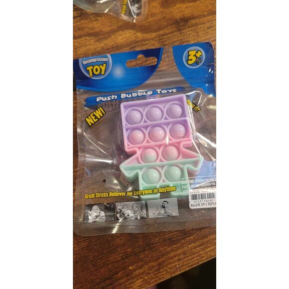 12 pk Asst keychain pop its pastels - Picture 5 of 6